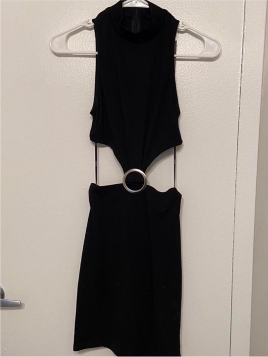 Forever 21 Dresses & Skirts - Forever 21 Black Sleeveless Cutout Mini Dress with Silver Ring